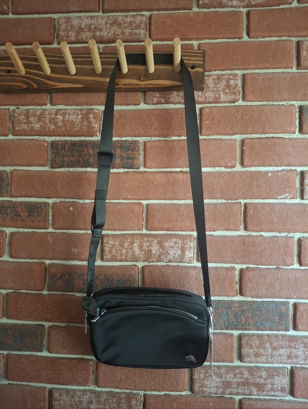 Black Lululemon crossbody Bag